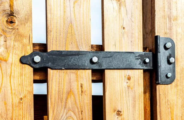Gate Hinge Repair in Warwick