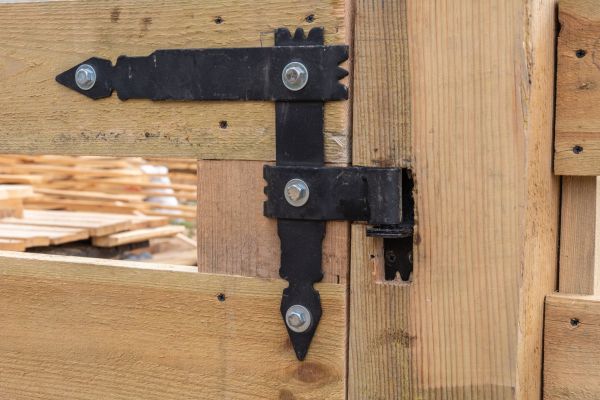 Gate Hinge Adjustment in Warwick